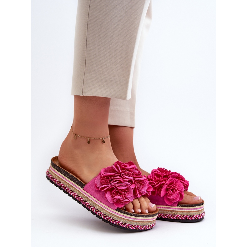 Chinelos femininos com plataforma decorados com flores fúcsia Nodina rosa 1 Chinelos femininos com plataforma decorados com flores fúcsia Nodina rosa 1