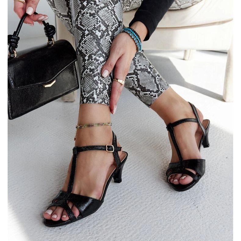 Sandálias pretas de salto alto da Mislawa preto 1