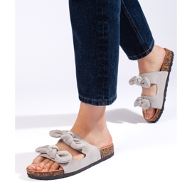 Chinelos femininos de camurça cinza com cortiça 1