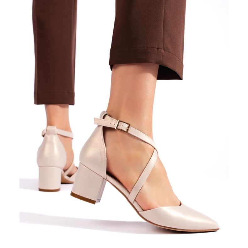 Sapatos femininos bege de Sergio Leone 2