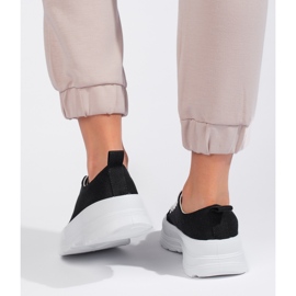 Tênis pretos femininos clássicos 1