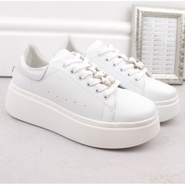 Sapatos femininos de couro sobre plataforma com ursinho de pelúcia, branco Vinceza 66641 2