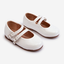 Sapatilhas infantis de couro envernizado com listras, brancas Margenis branco 1 Sapatilhas infantis de couro envernizado com listras, brancas Margenis branco 1