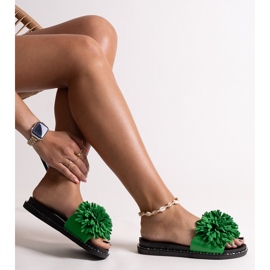 Chinelos verdes com flores Levina 1