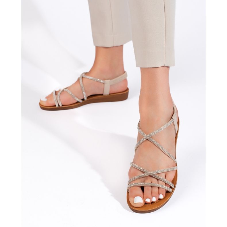 Sandálias slip-on bege com strass 1