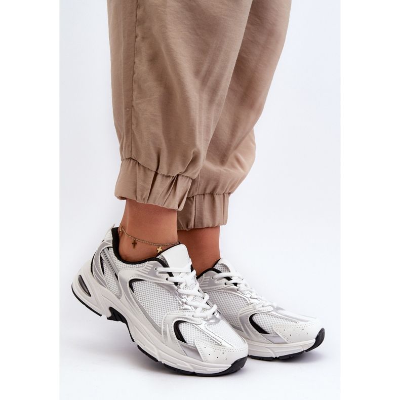 Calçados esportivos femininos tênis branco e preto Leranea 1