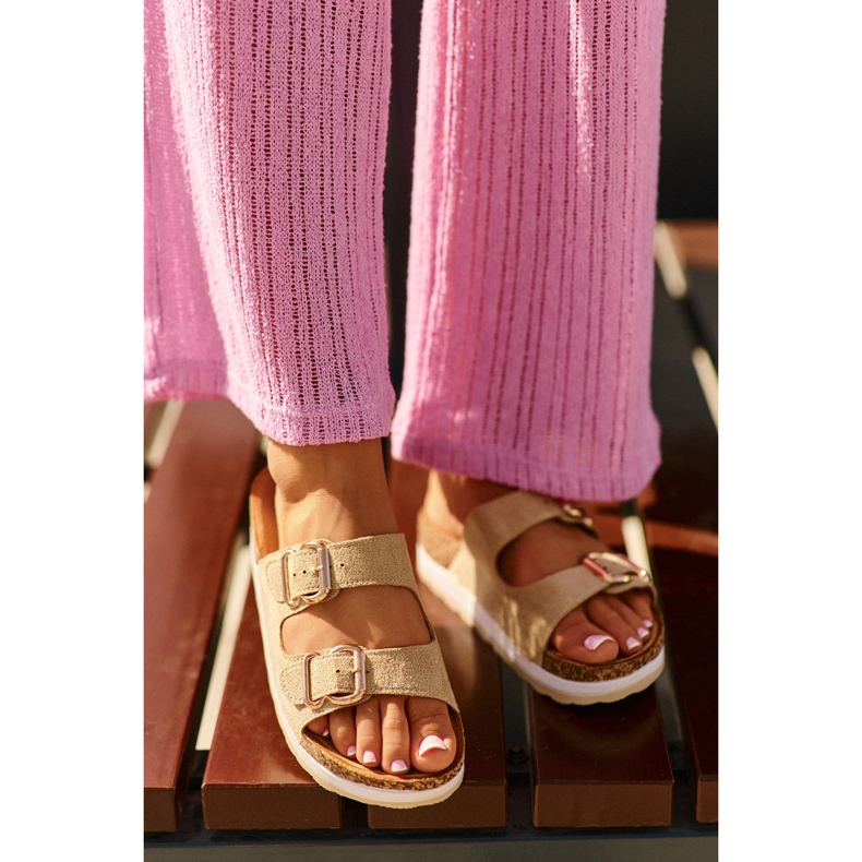 Chinelos femininos em plataforma com fivelas, camurça ecológica bege Ursila 1