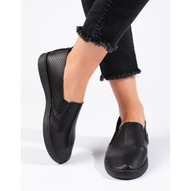 Slip-on feminino aberto, leve e preto 1