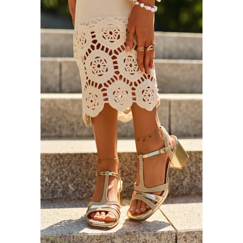 Sandálias Femininas de Salto Alto Confeccionadas em Couro Ecológico, Ouro Lyana dourado 1