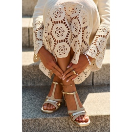 Sandálias Femininas de Salto Alto Confeccionadas em Couro Ecológico, Ouro Lyana dourado 2