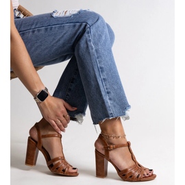 Sandálias marrons de salto alto da Mikaii marrom 1