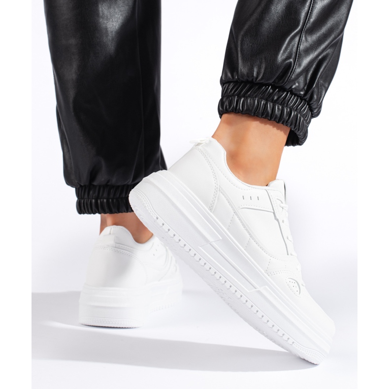 Calçados esportivos e tênis femininos brancos 2