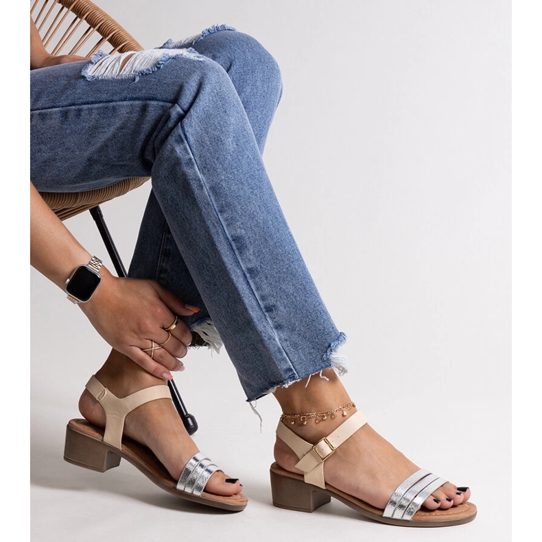 Sandália Salsabi prateada de salto baixo prata 1