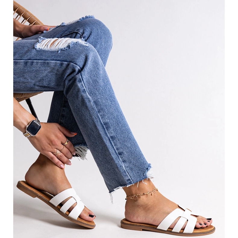 Chinelos clássicos brancos com decoração Umayma 1