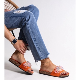 Chinelos laranja decorados com pedras Negistina 1