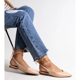 Sapatilhas bege amarradas feitas de couro ecológico Batra 1