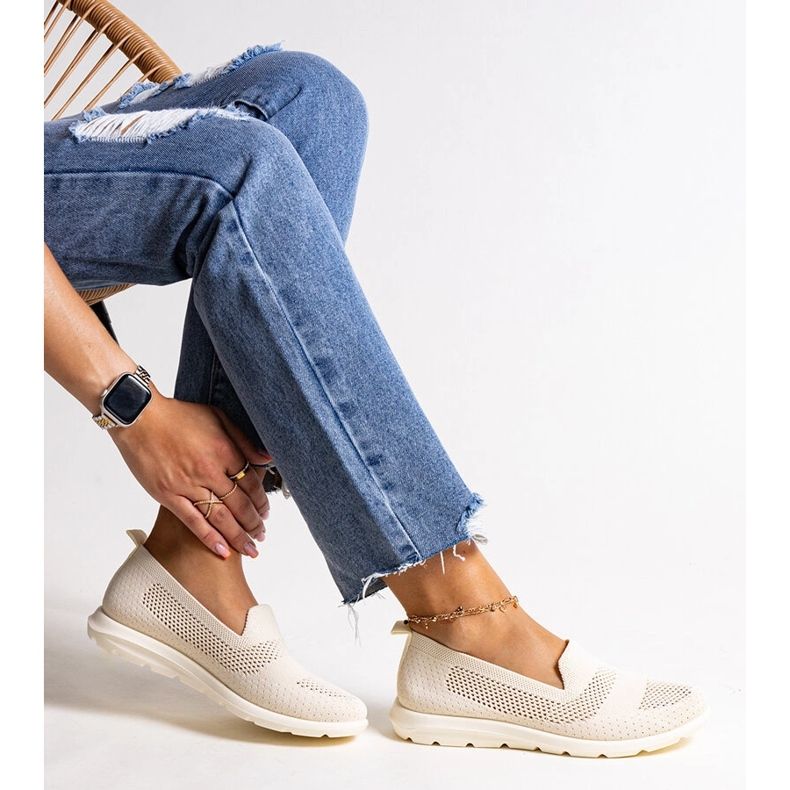 Tênis bege com sola de espuma Rahima 1