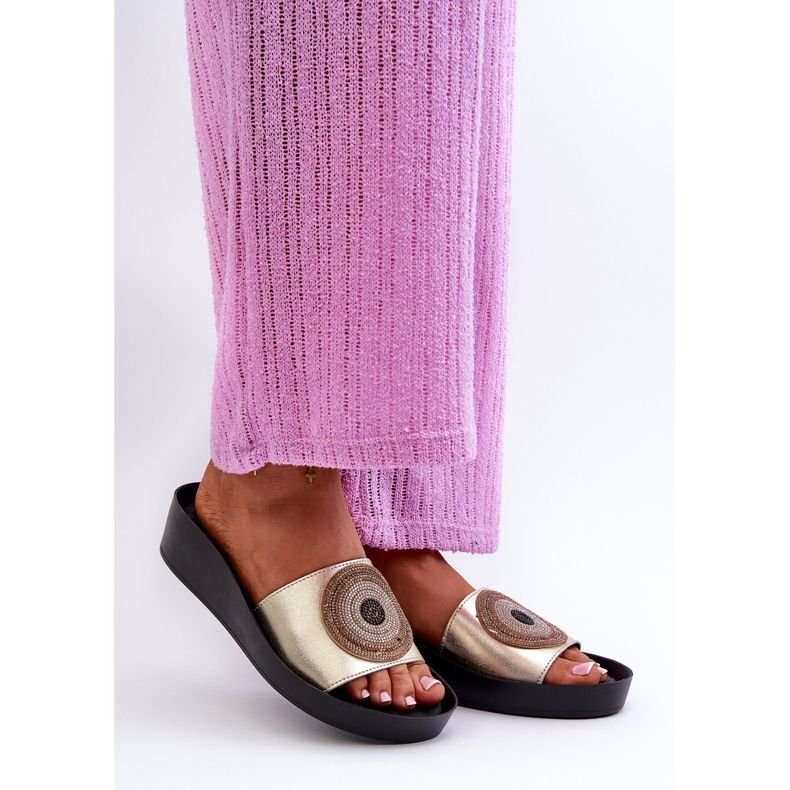 Chinelos femininos de couro com decoração S.Barski KV27-019 dourado 2