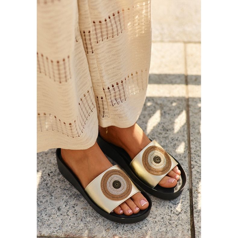 Chinelos femininos de couro com decoração S.Barski KV27-019 dourado 1