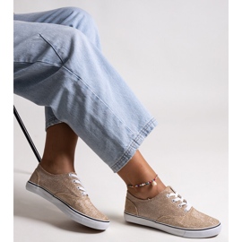 Tênis Carroline dourado brilhante 1