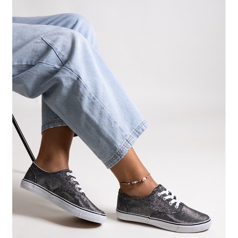 Tênis Carroline preto brilhante 1