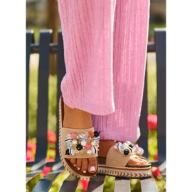 Chinelos femininos na plataforma com decorações S.Barski HY077 bege 1