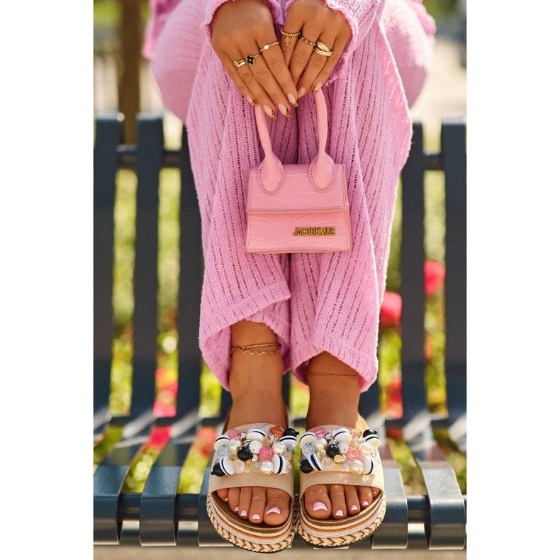 Chinelos femininos na plataforma com decorações S.Barski HY077 bege 2