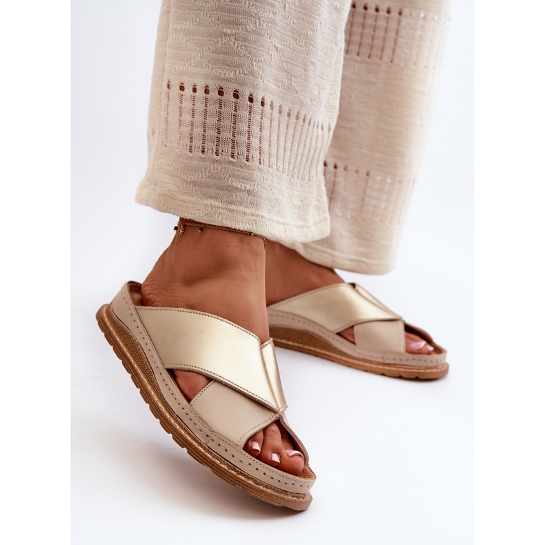 Chinelos perfilados de couro Maciejka 04986-04 Dourado-Bege 2