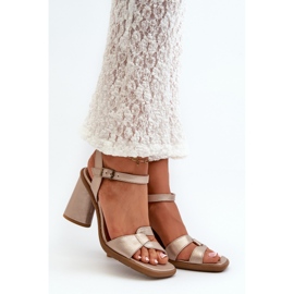 Sandálias de couro com salto alto Maciejka 06029-25 Ouro dourado 2 Sandálias de couro com salto alto Maciejka 06029-25 Ouro dourado 2