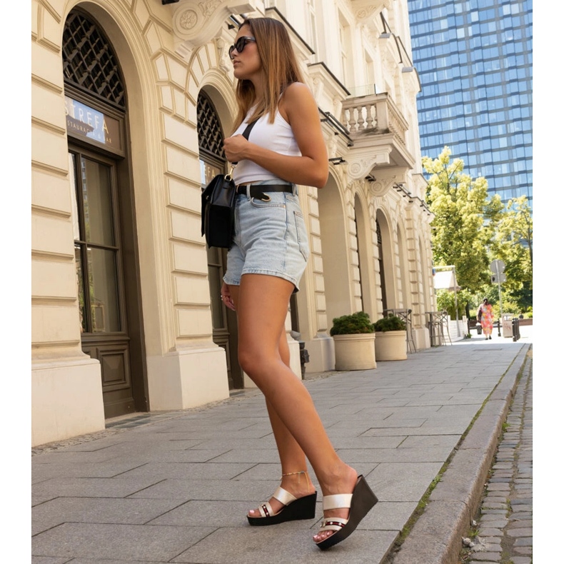 Mules de cunha Raja metálicos dourados 2