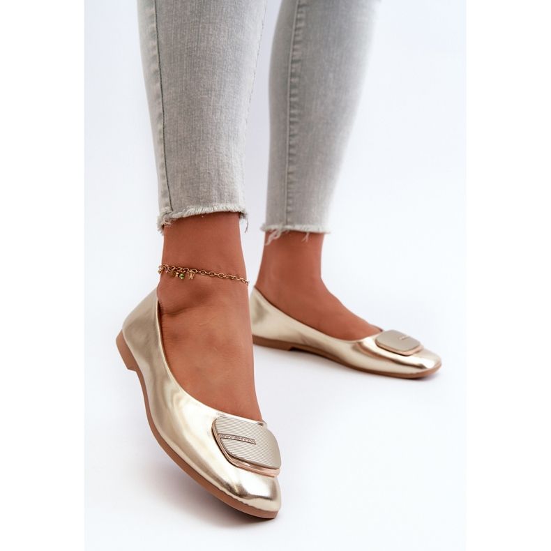 Bailarinas femininas de couro ecológico com decoração dourada Edoslli dourado 2