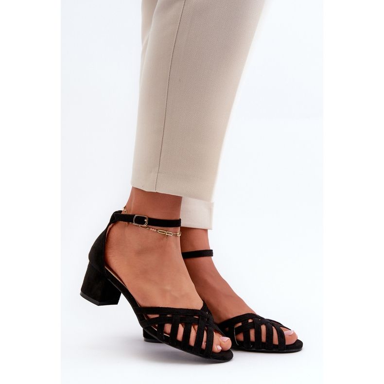 Sandálias Femininas Confeccionadas em Camurça Ecológica com Salto Baixo, Monsha Preta preto 1