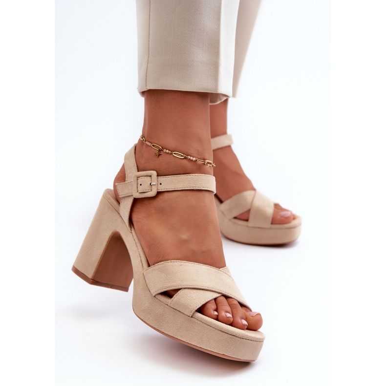 Sandálias Femininas Confeccionadas em Camurça Ecológica com Salto Alto e Plataforma, Bege Claro Sakane 2