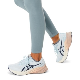 Tênis Asics Novablast 3 1012B492-400 branco 2