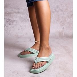 Chinelos planos Shishal verdes 1