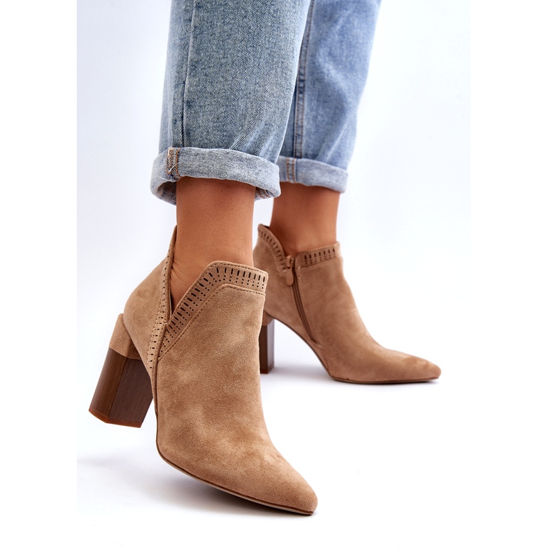 Bella Paris Botins bege com padrão vazado 2