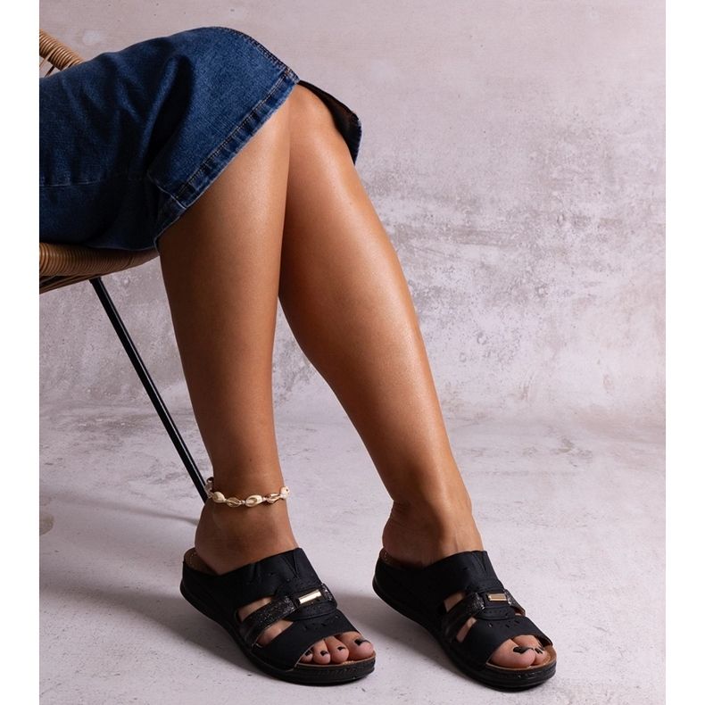 Chinelos Karime clássicos pretos 1