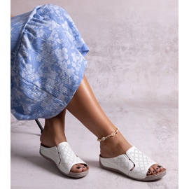 Slides perfurados brancos Marouna 1