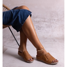 Slides Marouna perfurados marrons castanho 1