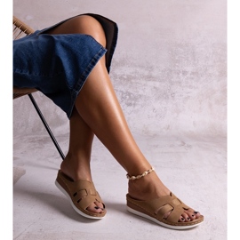 Mules marrons claros com cunha baixa da Mifsuda marrom 1