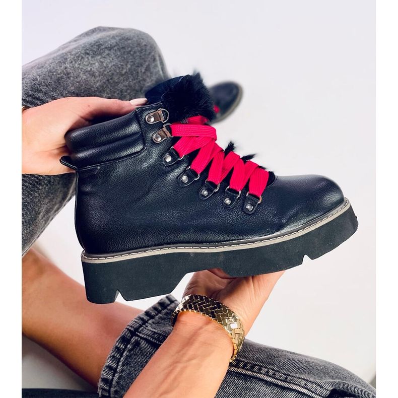 Botas pretas Tatiana Black trappers preto 1