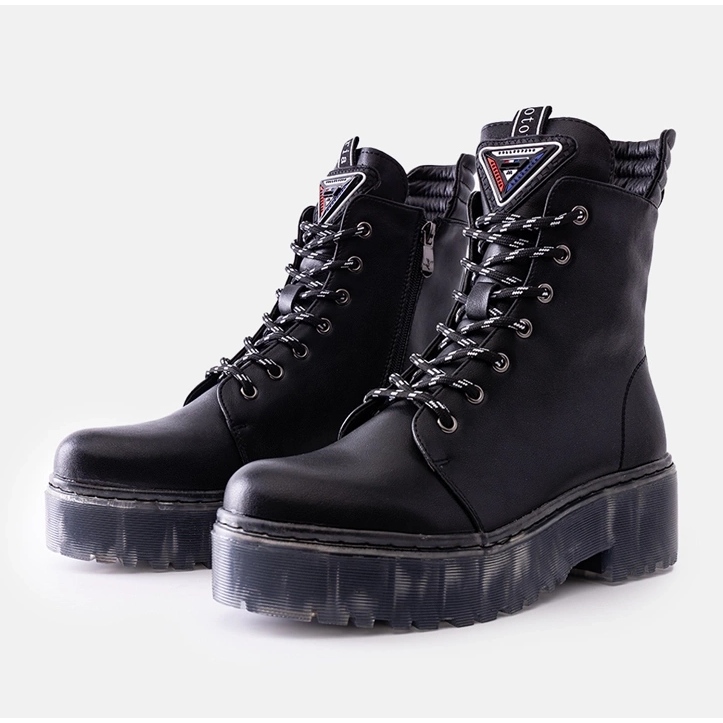 Botins Charlton de couro preto 1