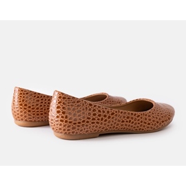 Sapatilhas marrons com motivo de pele de cobra da Shaka castanho 1