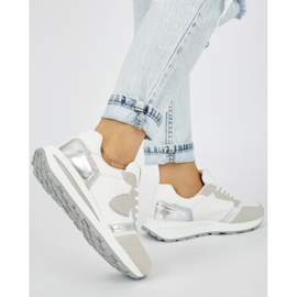 Calçados esportivos brancos femininos 2