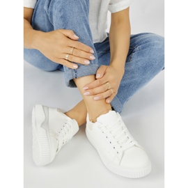 Tênis feminino branco com elemento bege 1