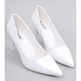 Sapatilhas stiletto lacadas a branco 1
