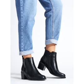 Botins pretos elegantes 1 Botins pretos elegantes 1