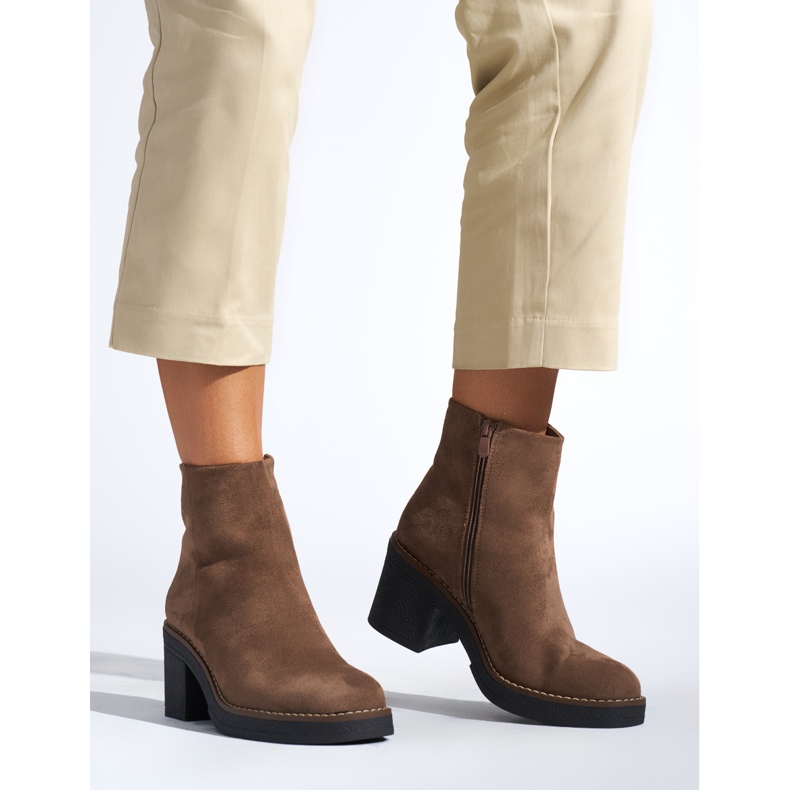 Botins femininos castanhos 1 Botins femininos castanhos 1