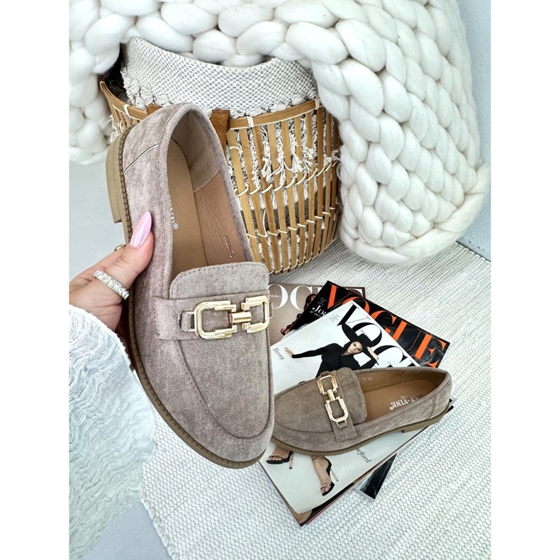 Mocassins femininos de camurça com salto plano, bege escuro Misal 1 Mocassins femininos de camurça com salto plano, bege escuro Misal 1