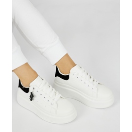 Sapatos esportivos femininos brancos 2